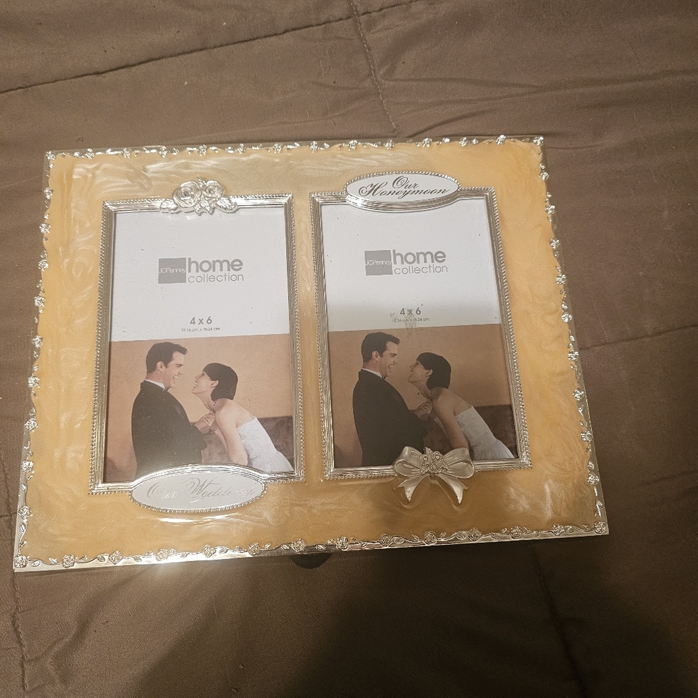 Home Collection Dual Photo Frame - Gold and Silver